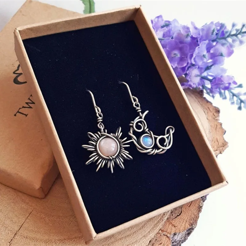 

Vintage Female Sun Moon Asymmetric Earrings Charm Silver Color Dangle Earrings For Women Cute White Moonstone Wedding Earrings