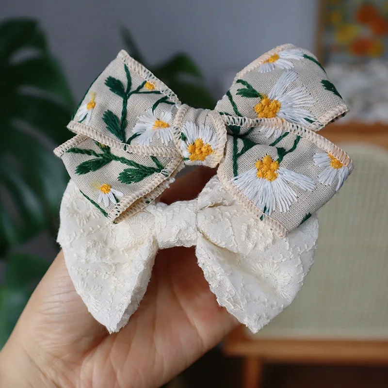 

2021 New Sweet Cloth Art Embroidery Daisy Bow Hair Accessories Two-Piece Set Children's Hairpin