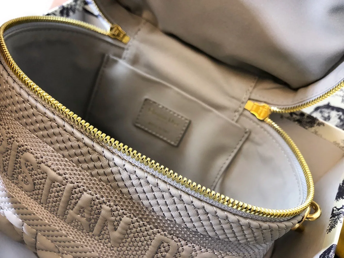 

2021 fashion new ladies handbag classic small square bag cosmetic bag sheepskin luxury one-shoulder messenger bag