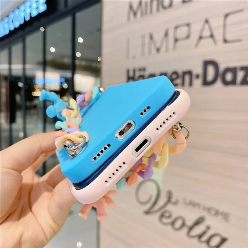 

Cute Bear Bracelet Soft Shell Solid Color Protective Cover For iPhone 12 MiNi 11 Pro Max XR XS X SE 2 8 7 6 Plus Phone Case Capa