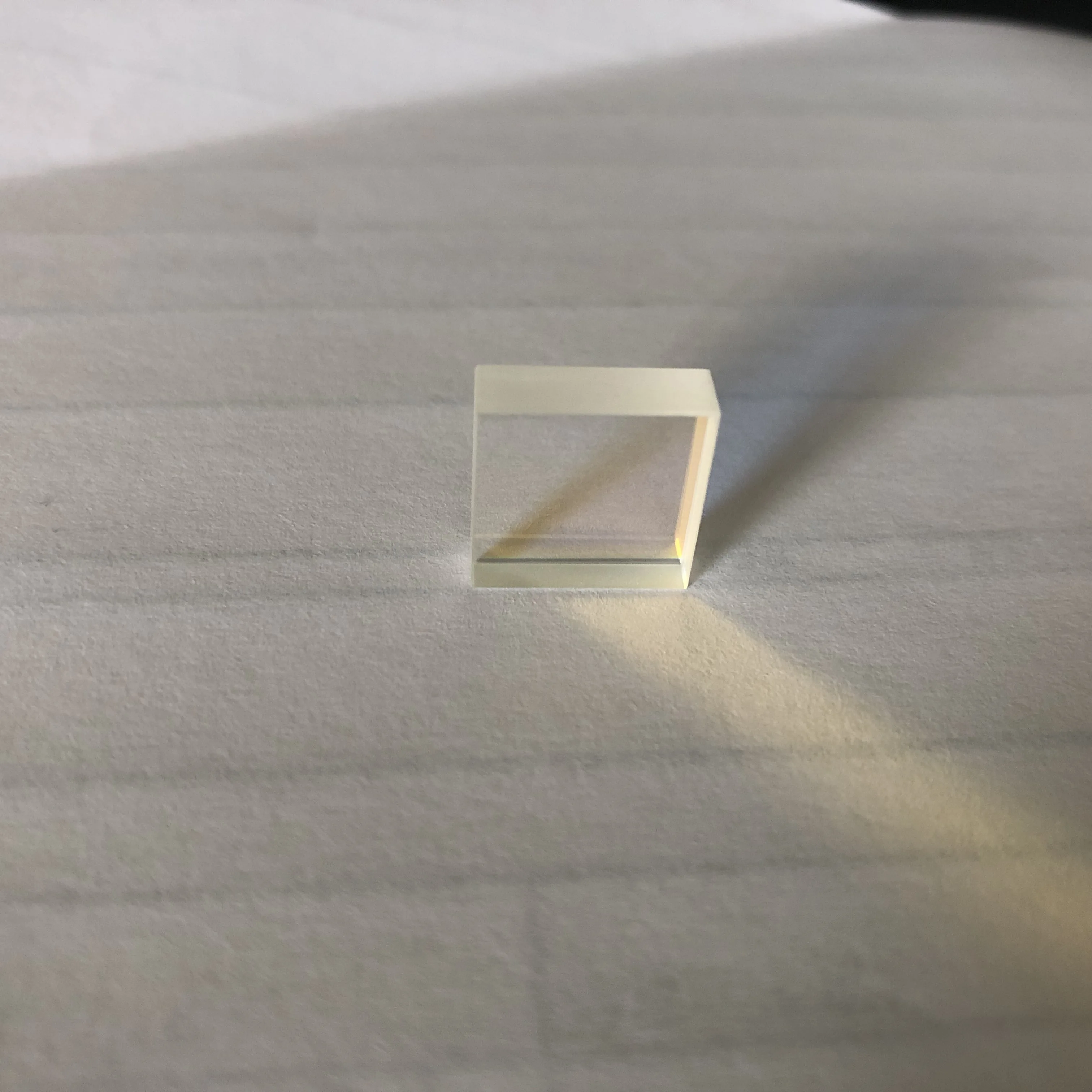 

Размер 15*15*5 мм 50R/50T фотооптический стеклянный луч сплиттер пластина оптический лазерный объектив для лазерного спектра инструменты для ана...