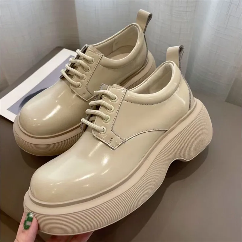 

2021 brand new big toe shoes spring and autumn thick bottom British style retro lace-up small leather shoes