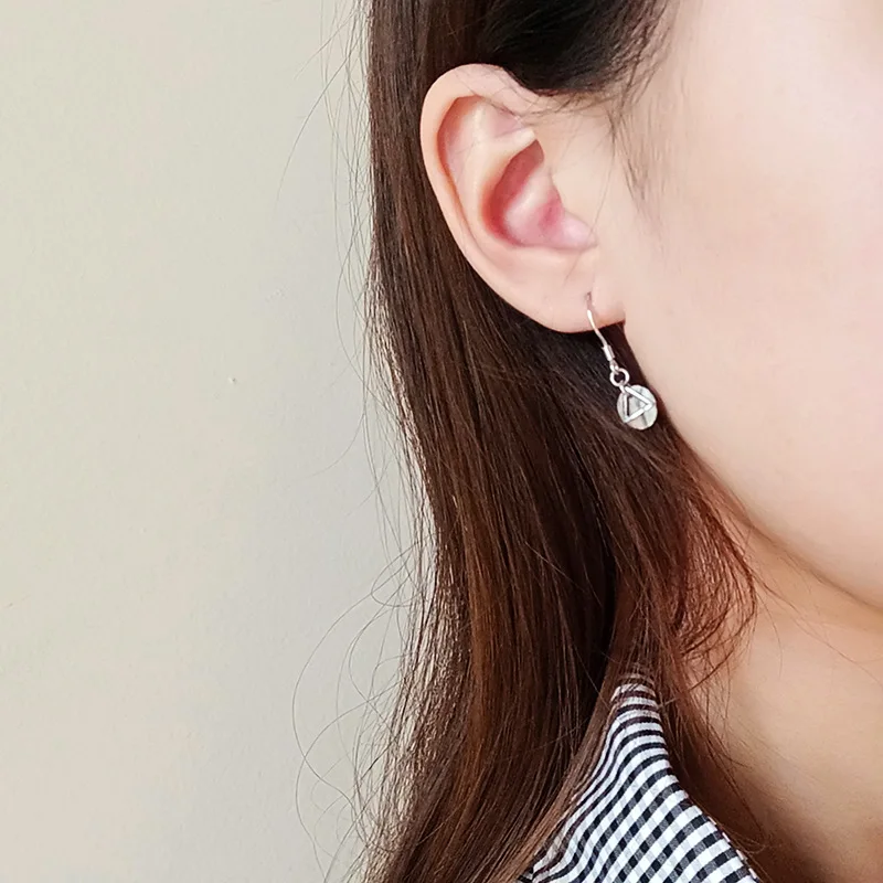 

1 Pair Real 925 Sterling Silver Stud Earrings for Women Piercing Cartilage Earring Round Black Shell Earings Jewelry