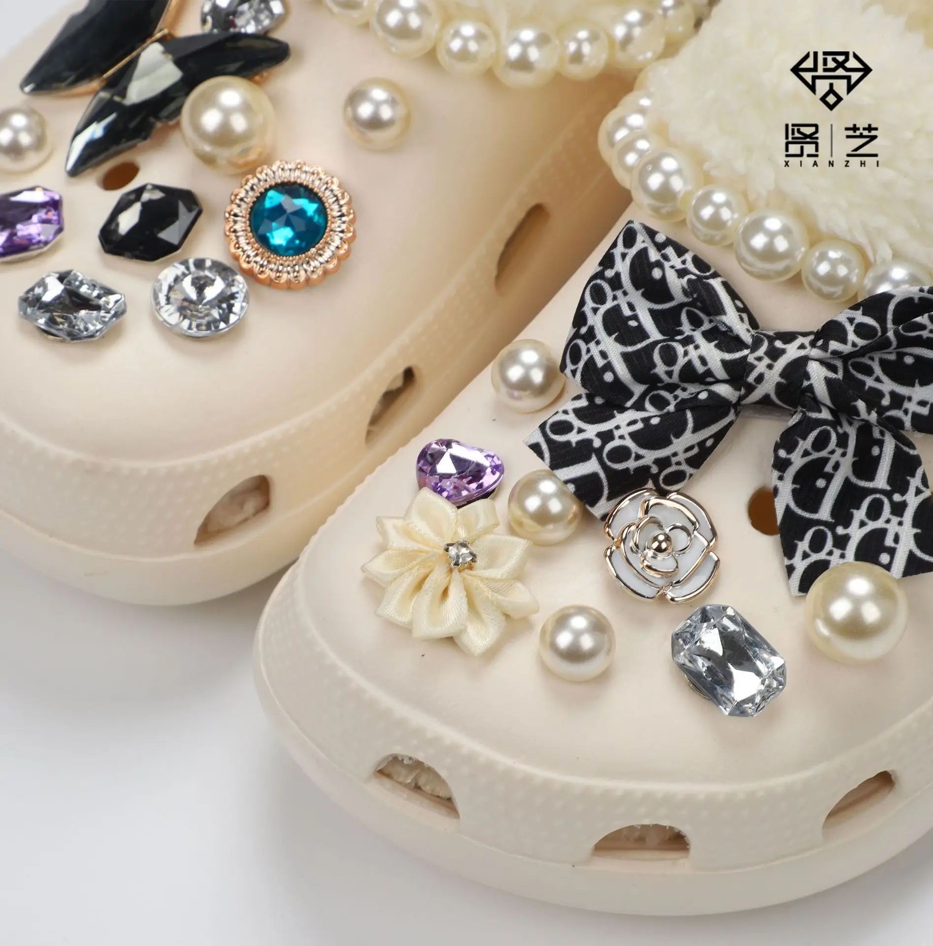 1 paquete de dijes de lujo para zapatos, accesorios de cadena de perlas de mariposa para niñas, zapatos de Crocs de diamantes de imitación brillantes, regalo de Navidad