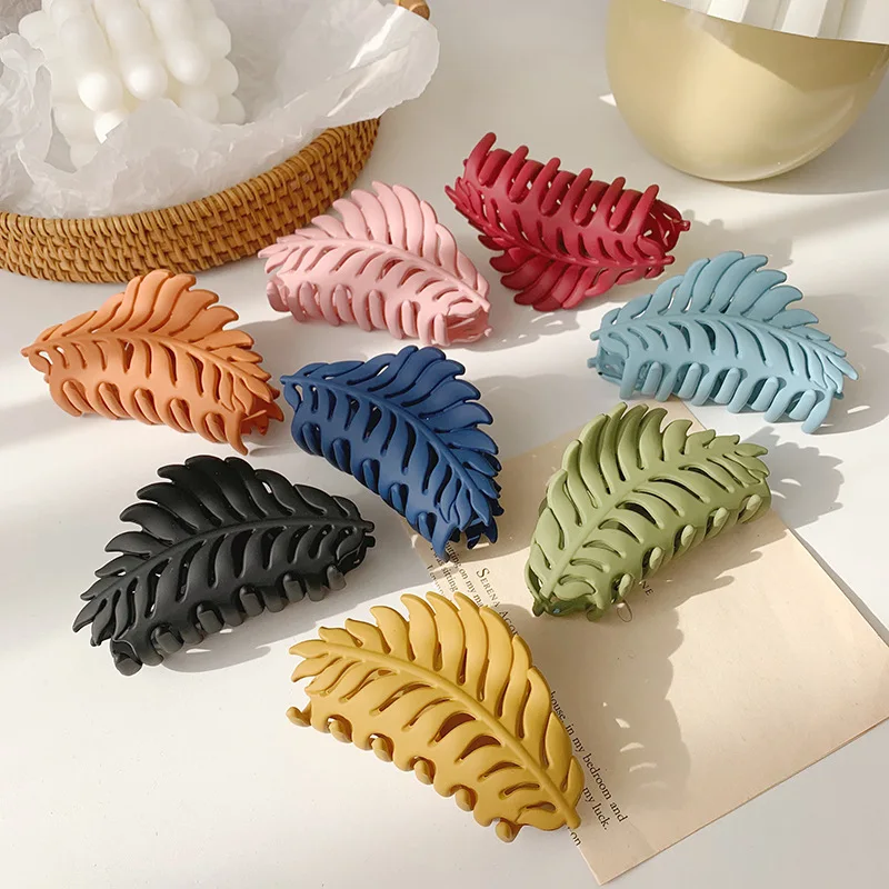 

Creative Leaf Shape Hairpin Matte Hair Claw Barrettes Solid Color Practical hair clips Ins Headwear For Women Hair Accessories