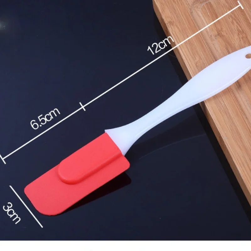 

4Pcs Pastry Tools Silicone Baking Spatula Baking Scraper Cream Butter Handled Cake Spatula Cooking Cake Brushes Kitchen Utensi