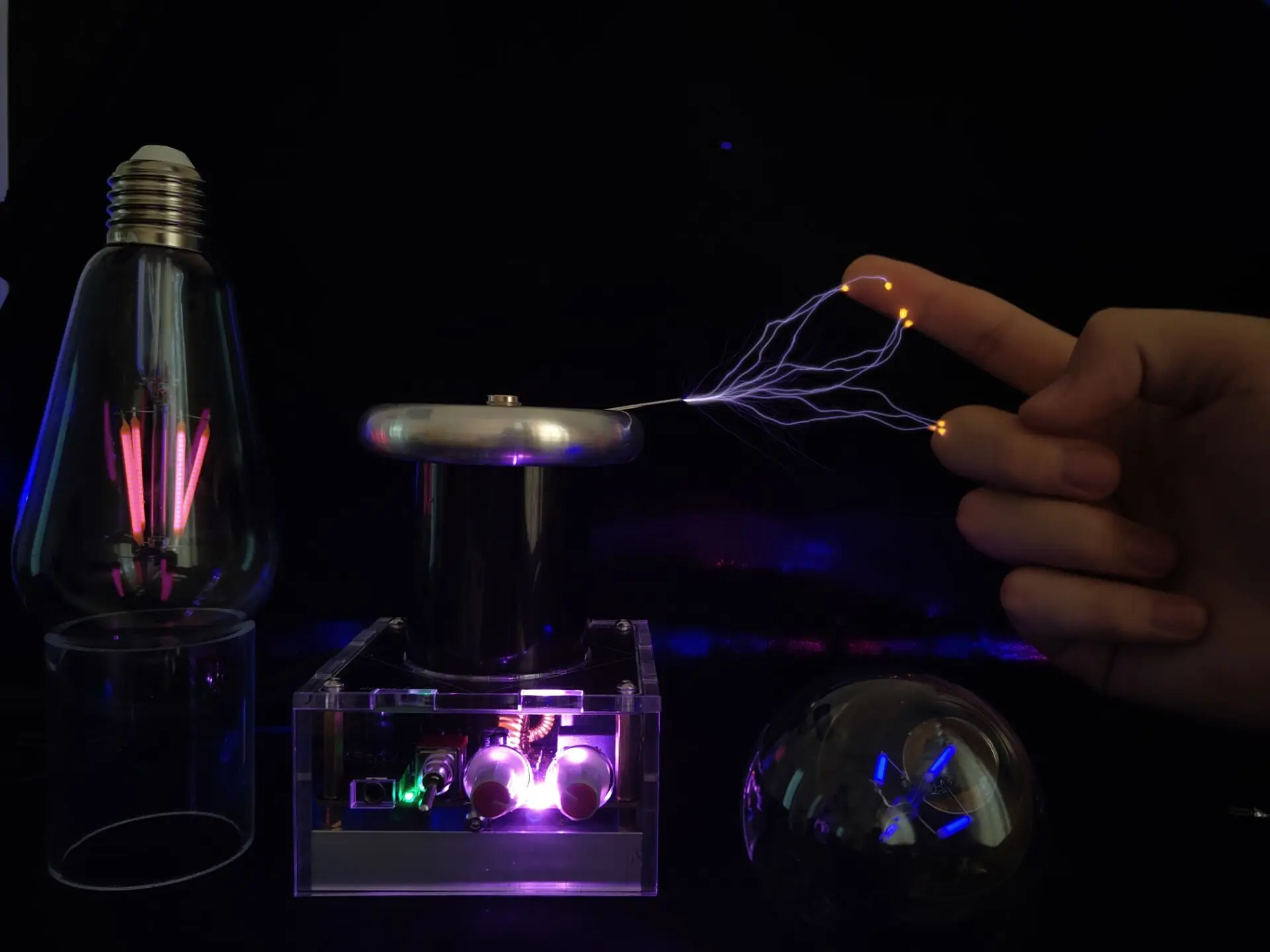 Tesla Coil искусственно инициированный светильник ning беспроводной на