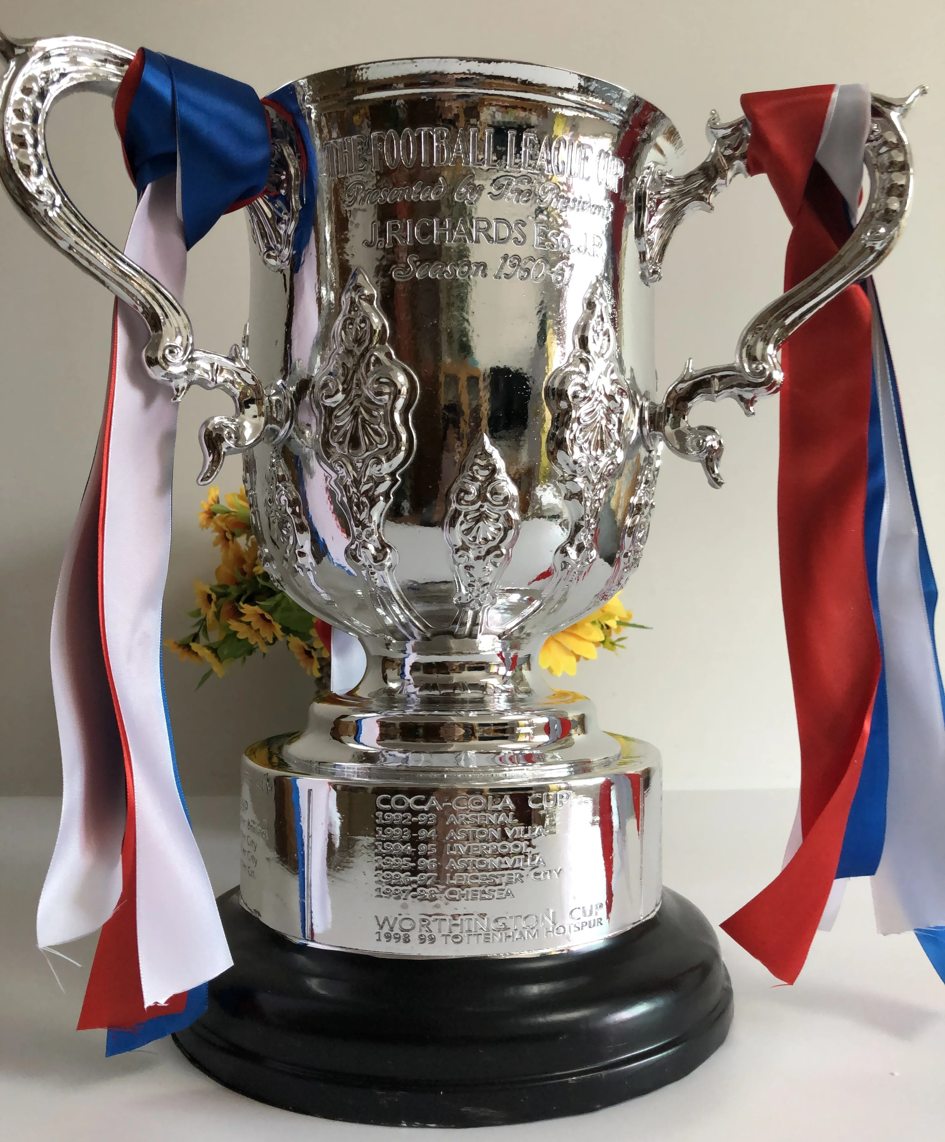 The EFL Cup Trophy Cup 40CM Height 1:1 Real Size The Carabao Cup Trophy The Football Championship Cup Soccer Trophy Cup
