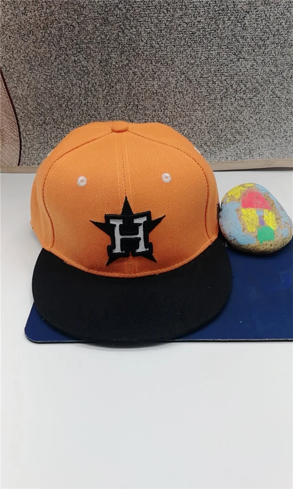 

2021 hot Fitted Hats Man Cool Baseball Caps Adult Flat Peak Hip Hop Toronto Fitted Cap Men Women Full Closed Gorra wholesale