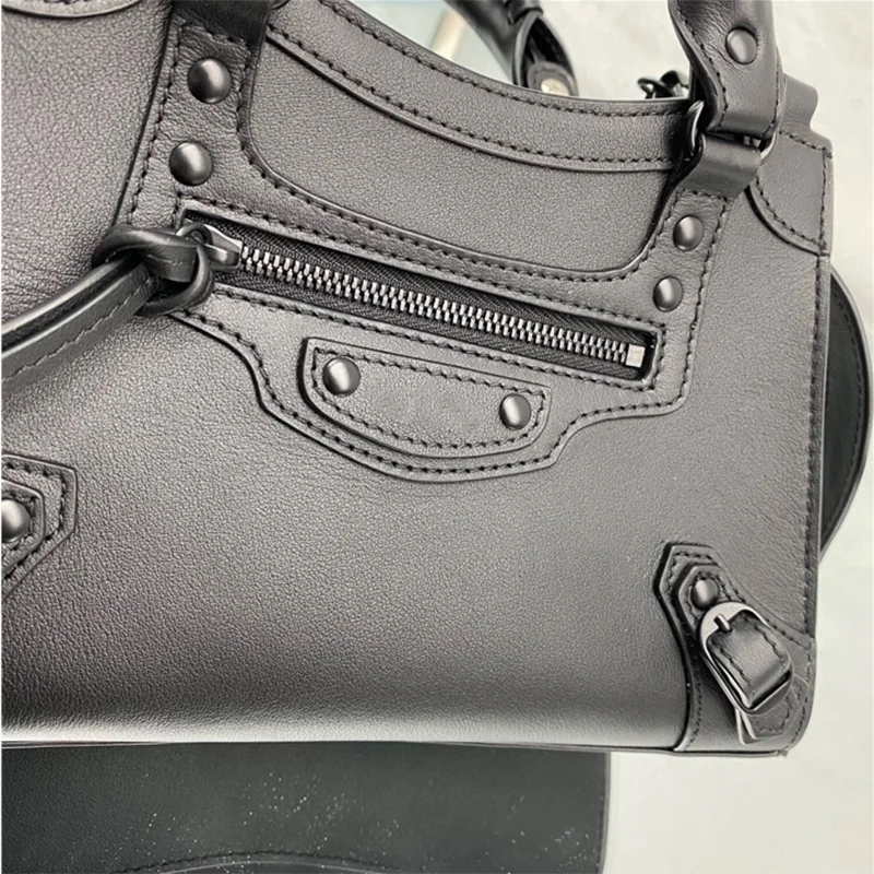 

2021 hot sale luxury leather fashion trend locomotive handbag mini leather shoulder bag large capacity messenger female bag