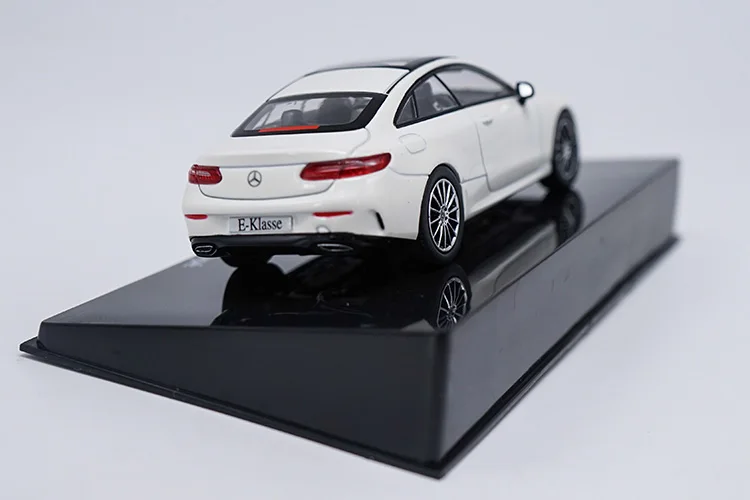 1:43 E300 E-KASE Coupe модель сплава автомобиля статические высокой моделирования металлические модельные автомобили с оригинальной коробкой