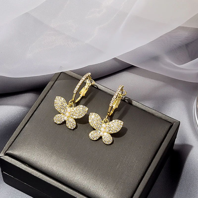 

Super Flashing Rhinestone Golden Butterfly Earrings Pearl Bow Stud Earrings Girl All-match Earrings Earrings Jewelry