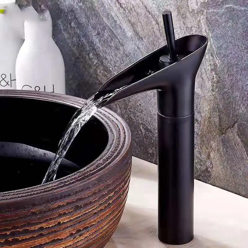 Латунный водопад Черный ORB Бронзовый смеситель для раковины настольного монтажа 360-градусное вращение одной рукоятки Одно отверстие для раковины Туалетный раковинный кран Ванная комната аксессуары.