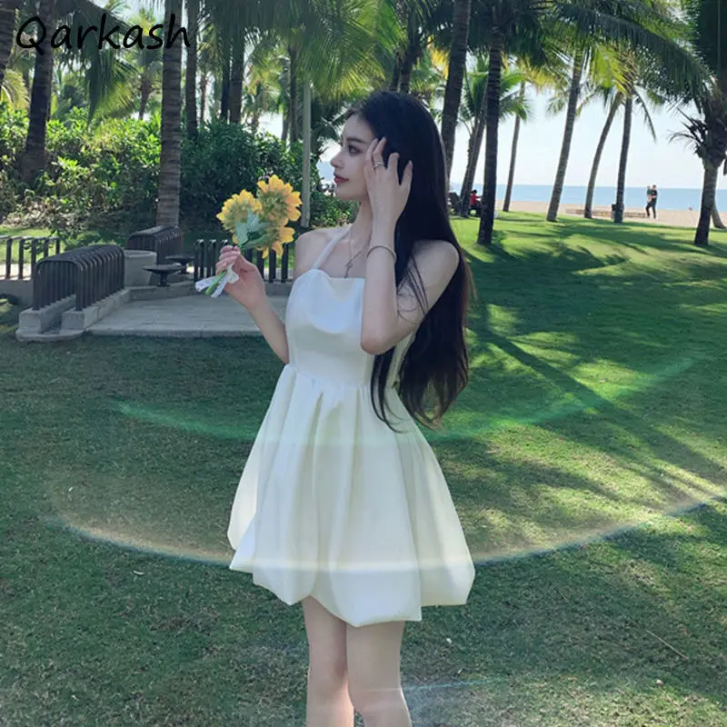 

Женское летнее милое белое простое однотонное платье в стиле преппи, повседневный Новый стильный мини-сарафан без рукавов с лямкой на шее