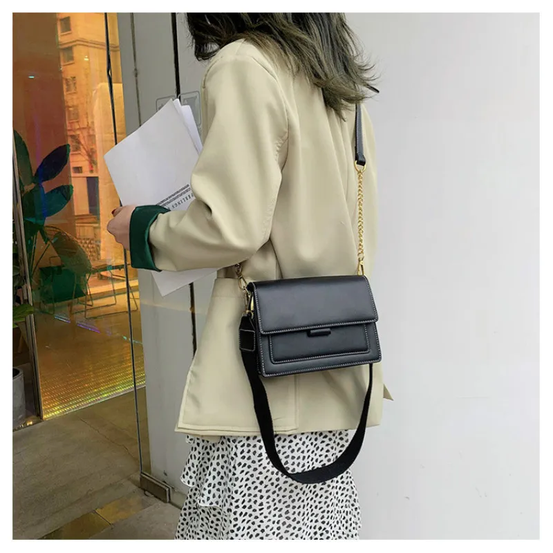 

Crossbody Chain Bag and Handbags With Metal Chain fashion Small package shoulder bag Fashion Women PU Leather Messenger Bags