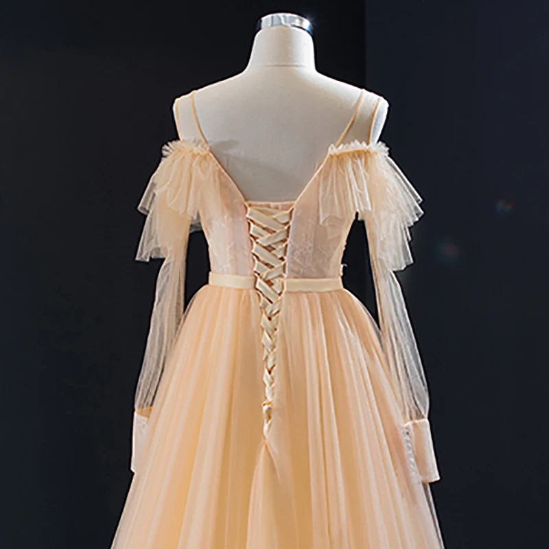 Женское вечернее платье с длинным рукавом круглым вырезом и шлейфом | Свадьбы