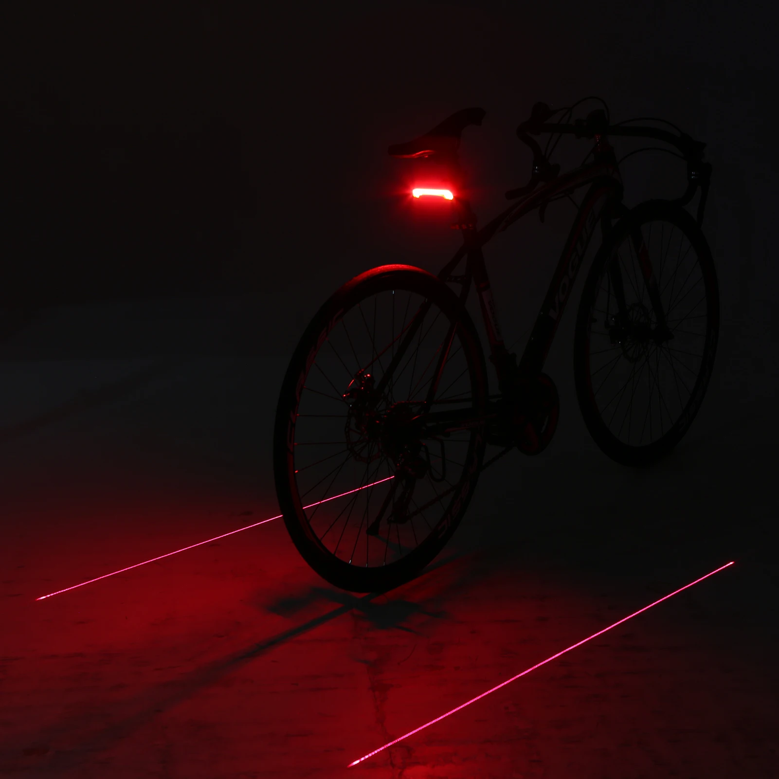 

Smart Bike Tail Light with Turn Signals Wireless Remote Control Bicycle Rear Light Cycling USB Safety Warning Tail Light