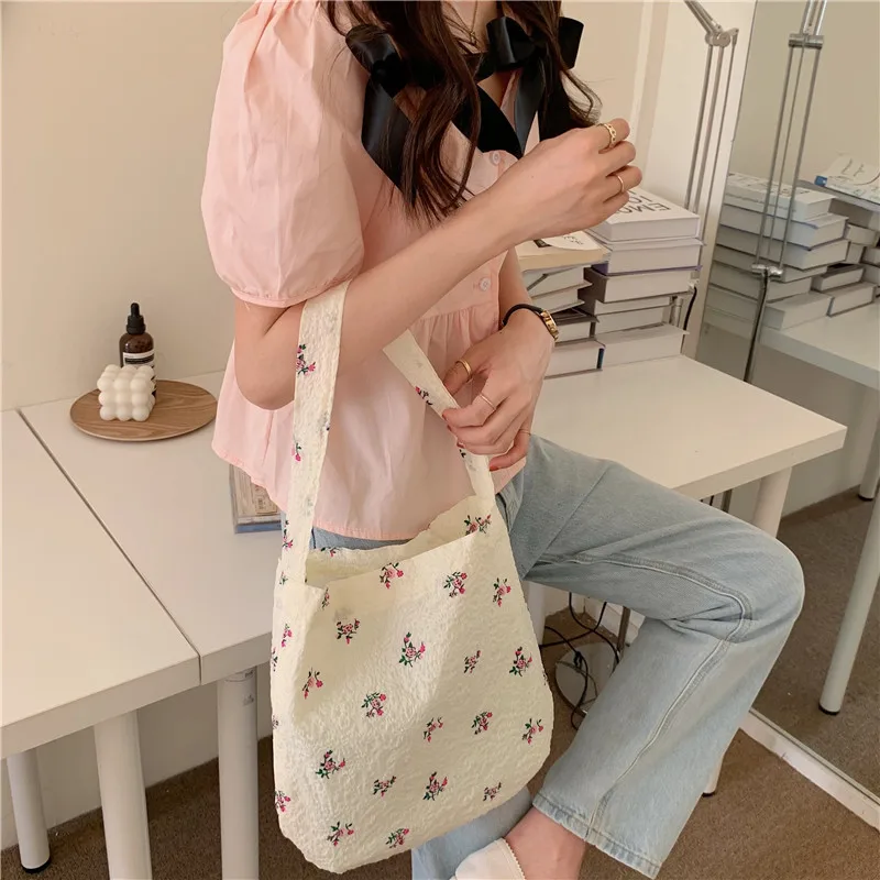 

Women's Lightweight Shoulder Bag Fashion Rose Flower Female Summer Travel Tote Ladies Large Capacity Underarm Bag Purse Handbags