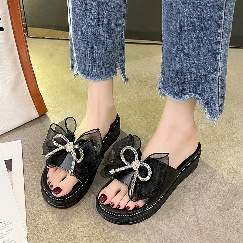 

Flat Shoes Female House Slippers Platform Luxury Slides Butterfly-Knot Rivet Women Heels Jelly Flip Flops Pantofle Summer Design