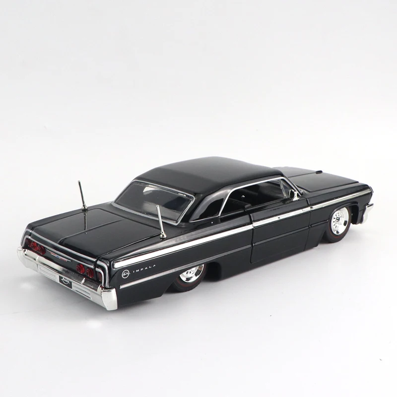 

RARE COLLECTION 1/24 JADA 1964 CHEVY IMPALA SHOWROOM FLOOR MIJO EXCLUSIVES DIECAST