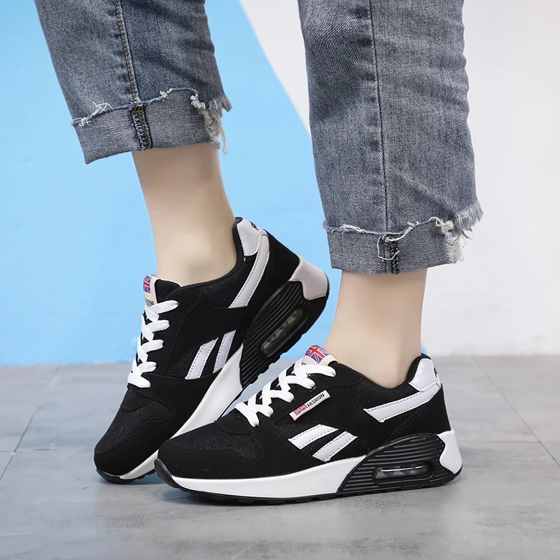 

Running Shoes Breathable Light Outdoor Sports Shoes Comfortable Couple Sneakers 2020 New Men Running Shoes Women Athletic Shoes