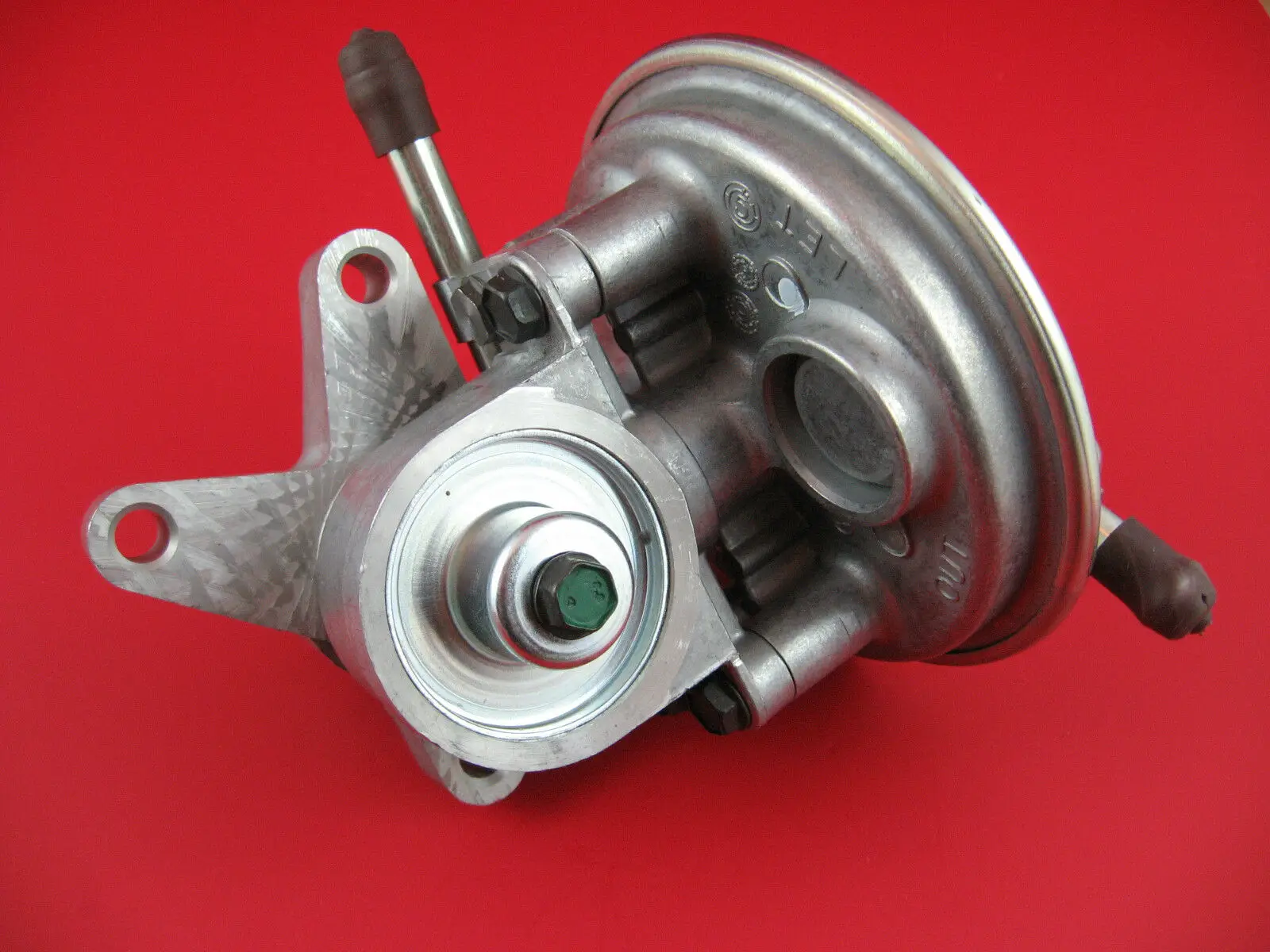 

Izuzu NPR Vacuum Pump - Brand NEW Genuine OEM Izuzu # 8972410351 GM # 97241035