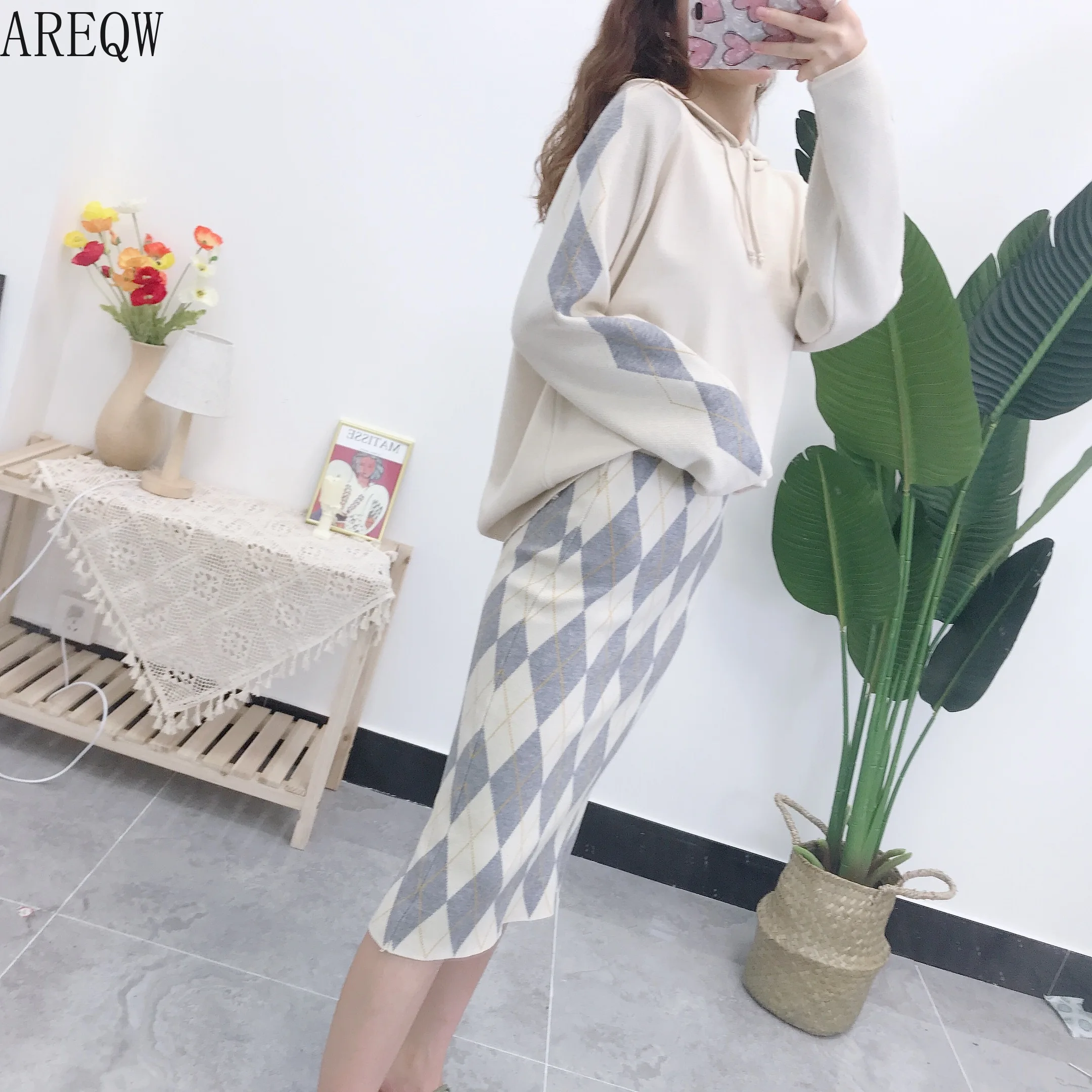 Вязаный комплект свободная куртка с капюшоном + высокая талия юбка на бедрах из