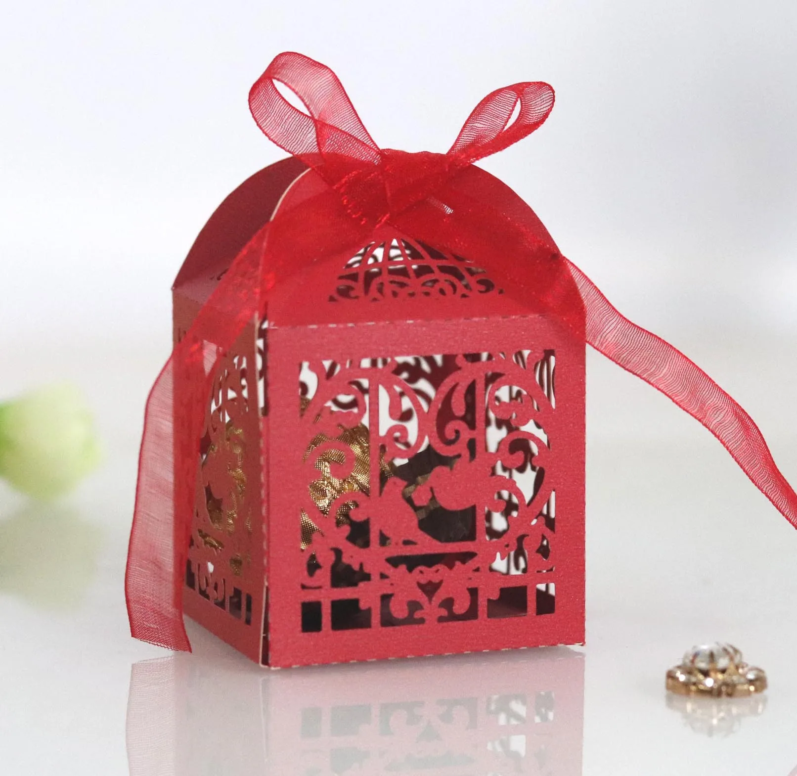 Свадебные коробки для конфет с лазерной обрезкой резные в форме сердца и