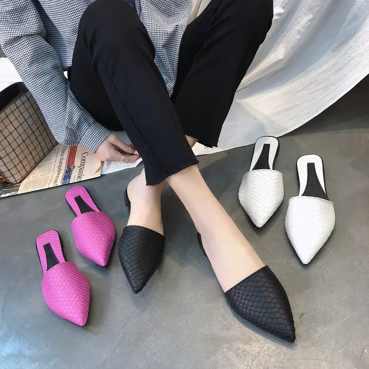 Туфли женские летние с острым носком повседневные шлепанцы без задника фигуркой