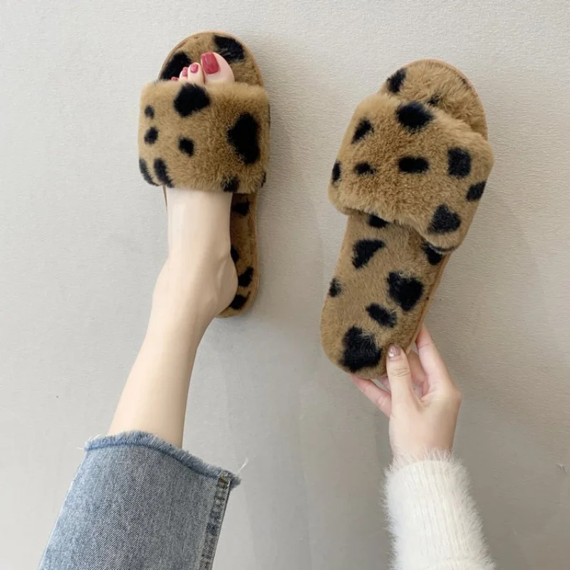 2021  Winter Ladies Cotton Slippers Fashionable and Comfortable Women's Slippers Furry Women's Slippers Simple Spot Slippers