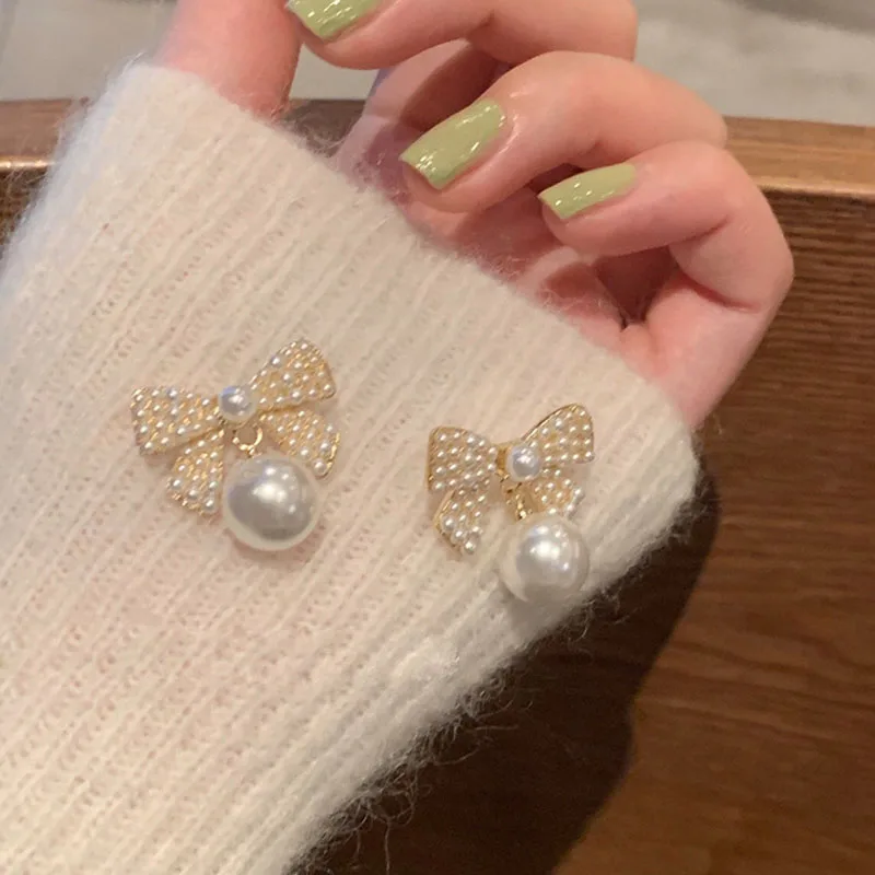 

Korean Crystal Pearl Stud Earrings For Women Simple Bow Small Earring Fashion Ear Jewelry Wedding Gift Mujer Boucle D'oreille