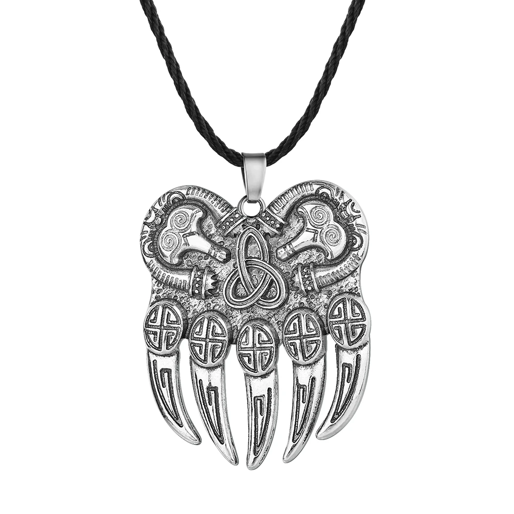 Женское ожерелье с подвеской в виде узла Троицы