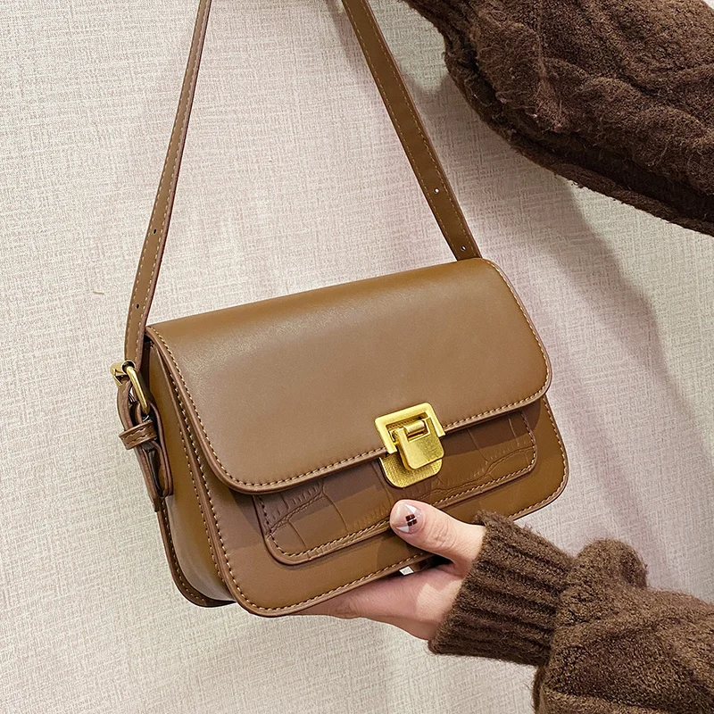 

Niche Design Vintage Bag 2022 New Female Bag Ins Messenger Bag Senior Shoulder Bag Underarm Bag Classic Square Bag Width: 22cm