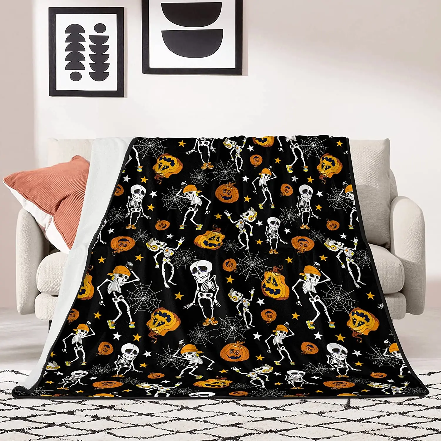 

Halloween Blanket Flannel Fleece Black Throw Blanket Soft Funny Skeletons Pumpkins Bed Blankets Fuzzy Blanket for Bedroom Sofa
