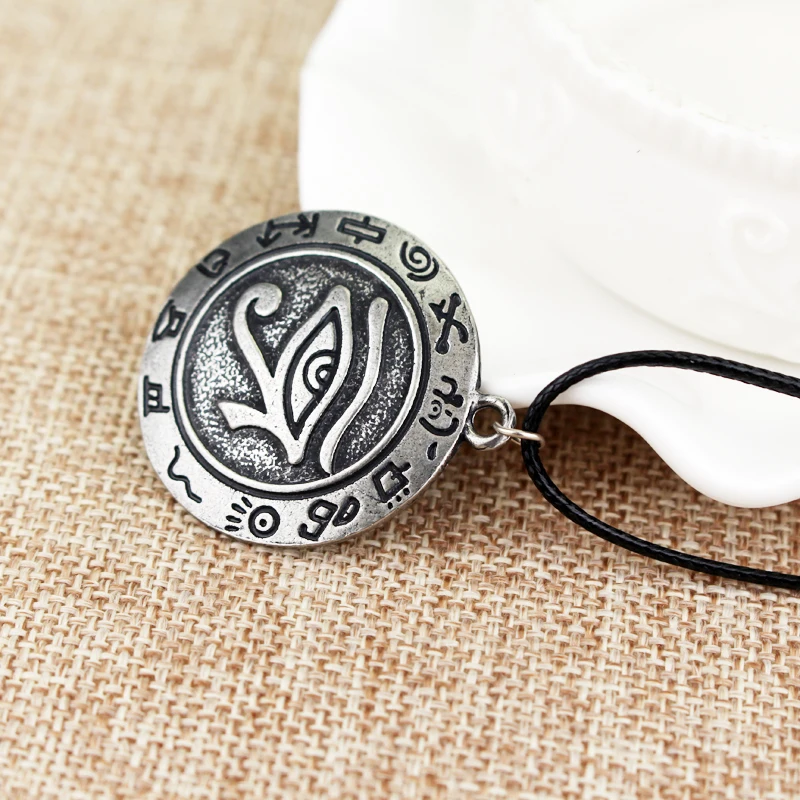 глаз ра амулет. амулет око гора. талисман глаз гора. амулет око гора. кулон око ра.