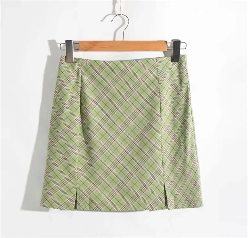 Женская мини-юбка в клетку с двумя маленькими разрезами спереди | одежда