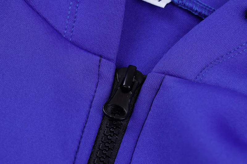 Женская толстовка с капюшоном и сумочкой осенняя на молнии в европейском