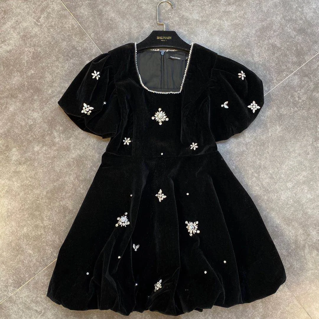 

2021 Autumn Summer Short Puff Sleeve Square Collar Beadings Diamonds Decoration High Waist Velvet Mini Dress Women MK540