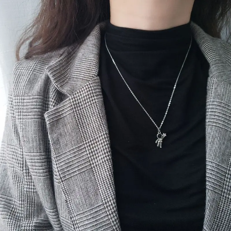 

20pcs Universe Astronaut Antique Silvery Space Man Charms Pendants Jewelry DIY LX9E