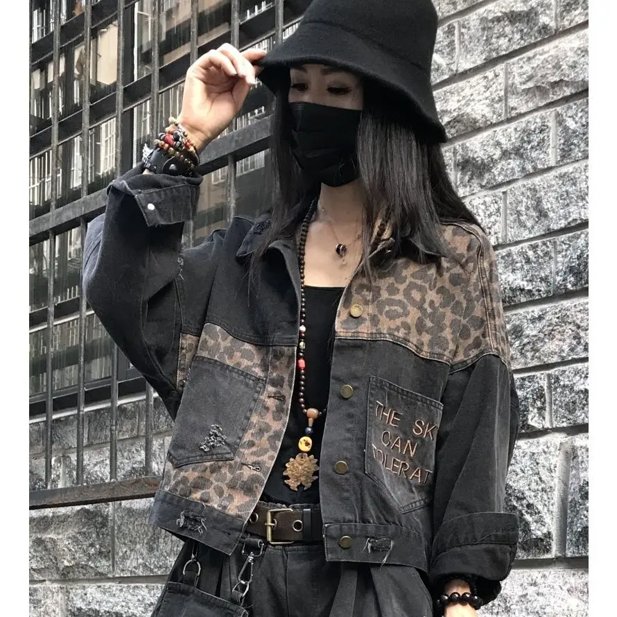 

Spring and autumn new European leopard pattern stitching suede denim jacket embroidery holes to make old jacket women's jacket
