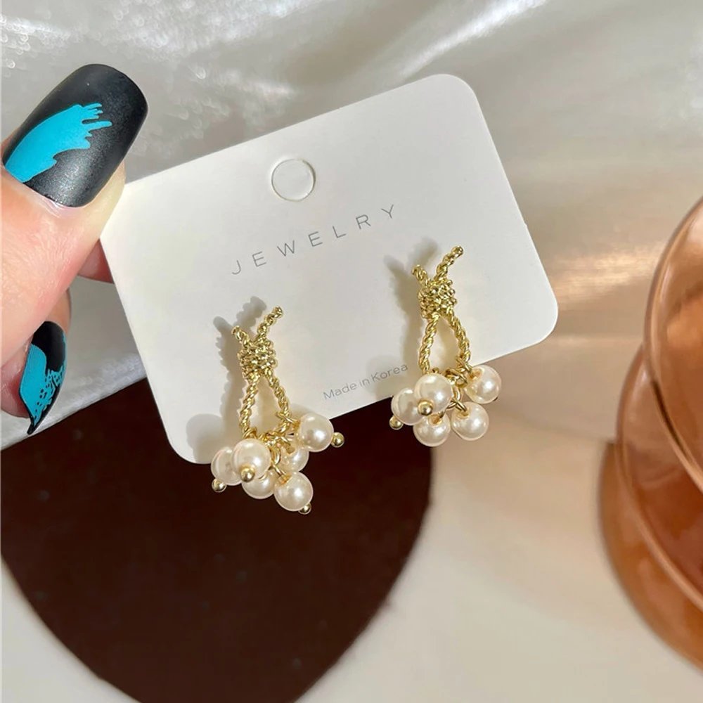 

The French Romantic Style Stud Earrings Fashion Temperament Imitation Pearl Earrings Charm Women Act The Role Ofing Is Tasted