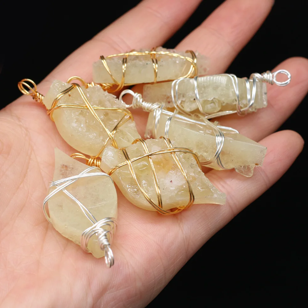 Подвеска ручной работы из натурального полудрагоценного камня топаза в форме