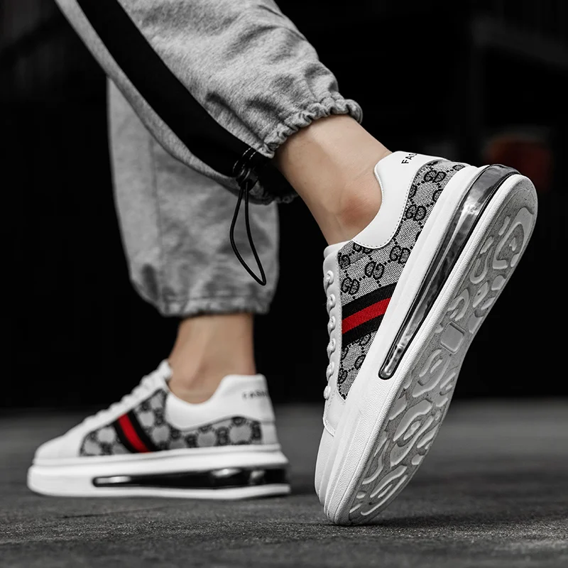 

Men Classical Low-Top Shoes Outdoor Fashion Sneakers Summer Breathable Light Weight Shoes 2021 New Brand Luxury Designer 39-44