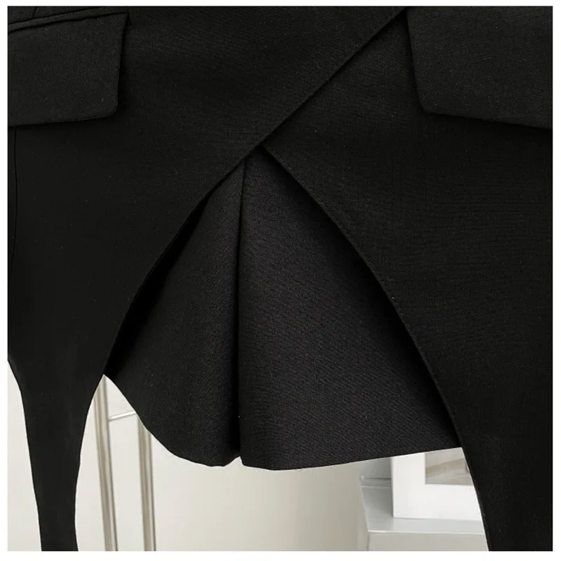 

[EAM] Women Black Buckle Irregular Wide Leg Shorts New High Waist Loose Fit Trousers Fashion Tide Spring Summer 2021 1DE0073