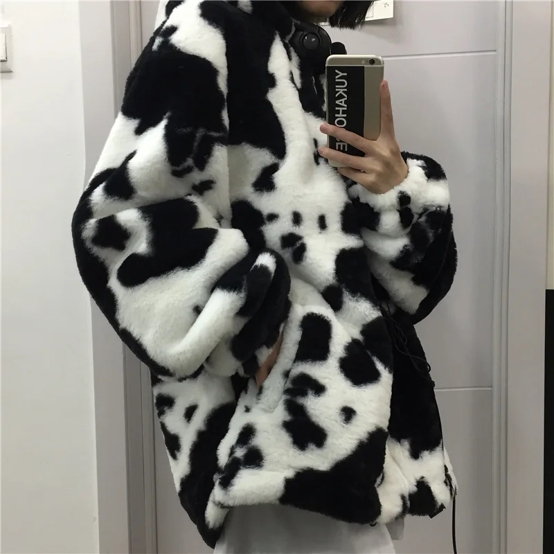 Зимнее пальто с капюшоном рисунком пушистой коровы женский свободный топ