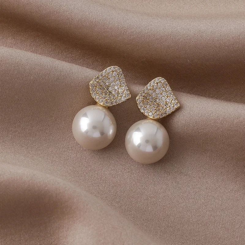 

2021 Korean New Exquisite Pearl Pendant Earrings Fashion Temperament Simple Versatile Earrings Elegant Women's Jewelry