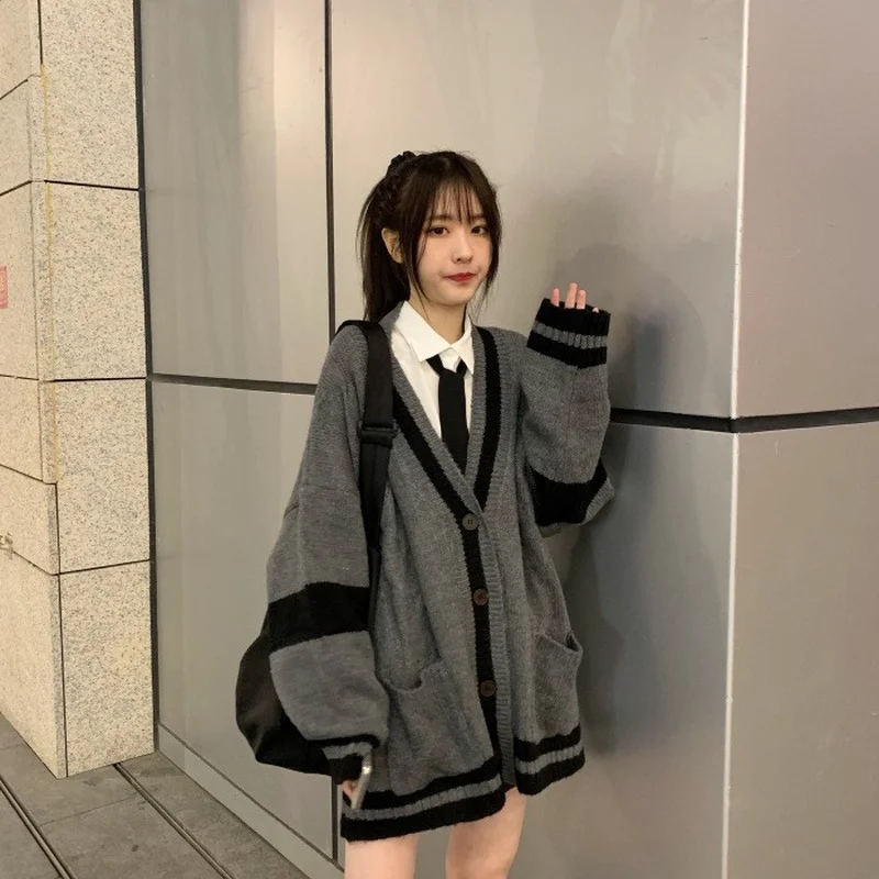 Кардиган женский вязаный демисезонный с длинным рукавом реглан V-образным