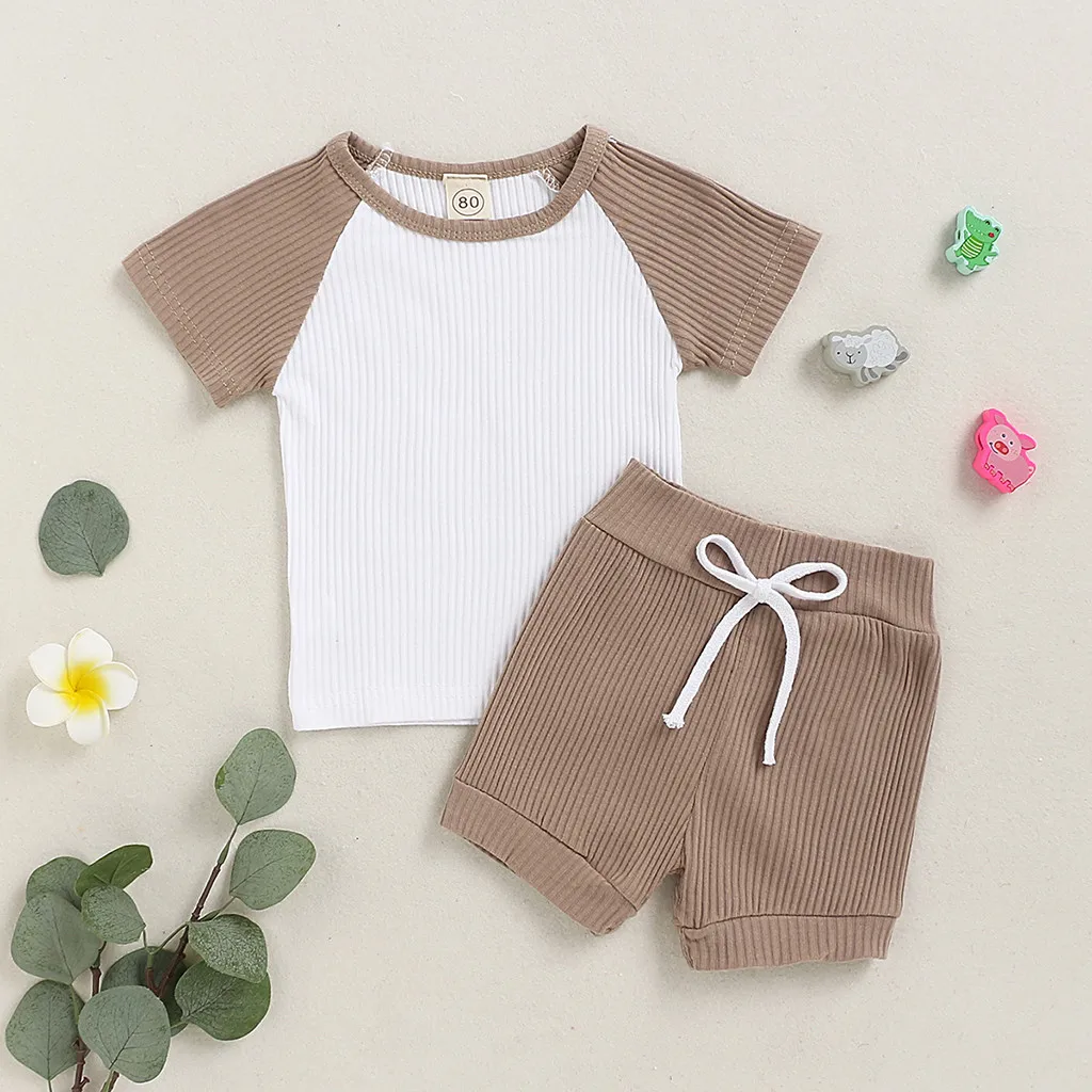 Комплект детской одежды из 2 предметов Однотонная футболка с коротким рукавом