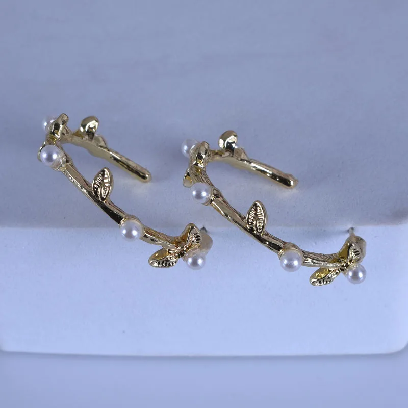 Pearl Hanging Earrings for Women 2021 Trend Korean Style Geometric Grunge Stud Earrings for Girls Fashion Jewelry Wholesale