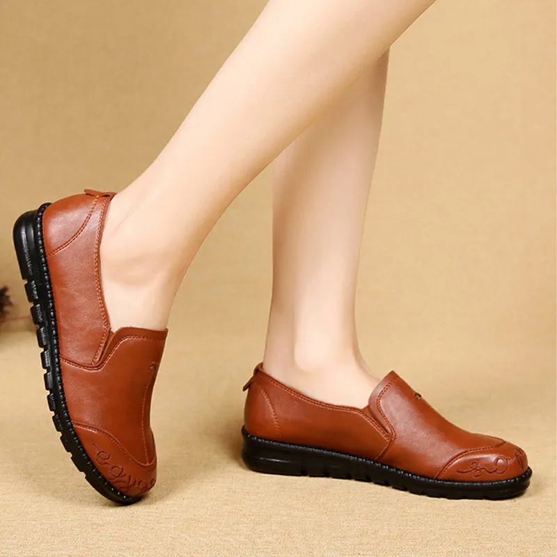 

Brown Smooth Flats Womens DesignerLeather Flats Comfortable Mom Flat Shoes 2021 Spring Summer Shoes Ladies Moccasins Work Flats